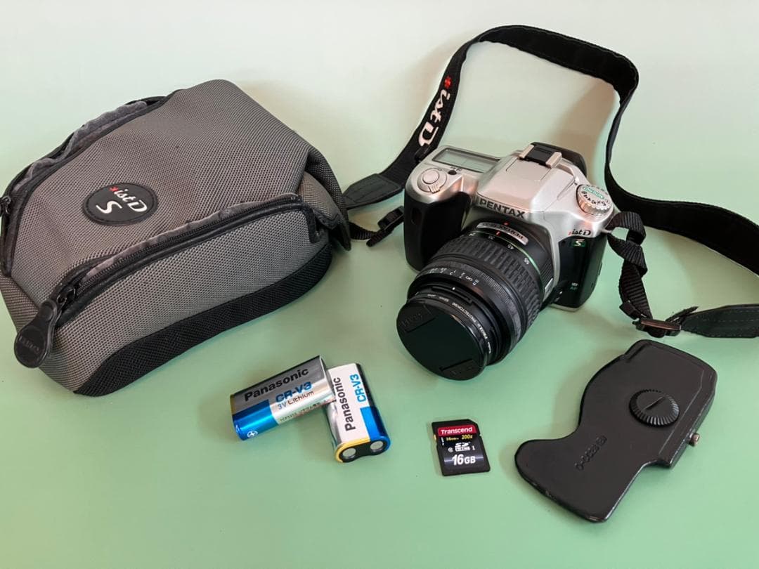 ペンタックス　PENTAX istD Sデジタル一眼レフカメラ