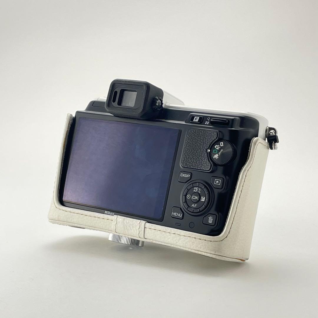 【極上美品・返品保証】Nikon1 V1 ホワイト レンズキット