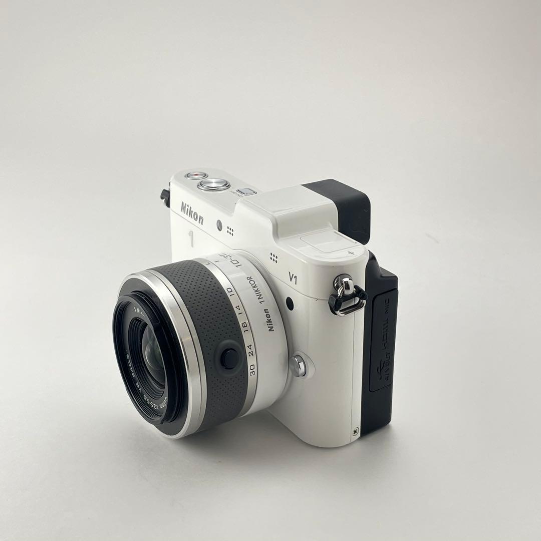 【極上美品・返品保証】Nikon1 V1 ホワイト レンズキット