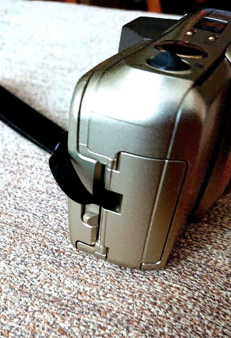 OLYMPUS μ[mju:] ZOOM 140 VF ゴールドフィルムカメラ