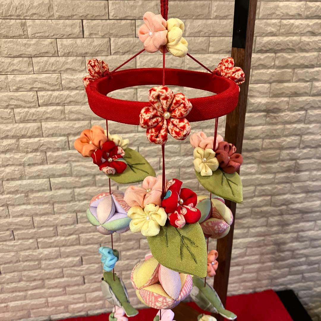 ちりめん細工　小花とうぐいすの輪飾り