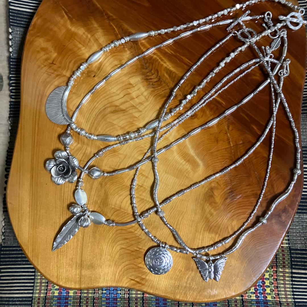 カレンシルバーボタニカルな花2種と葉のチョーカーネックレス