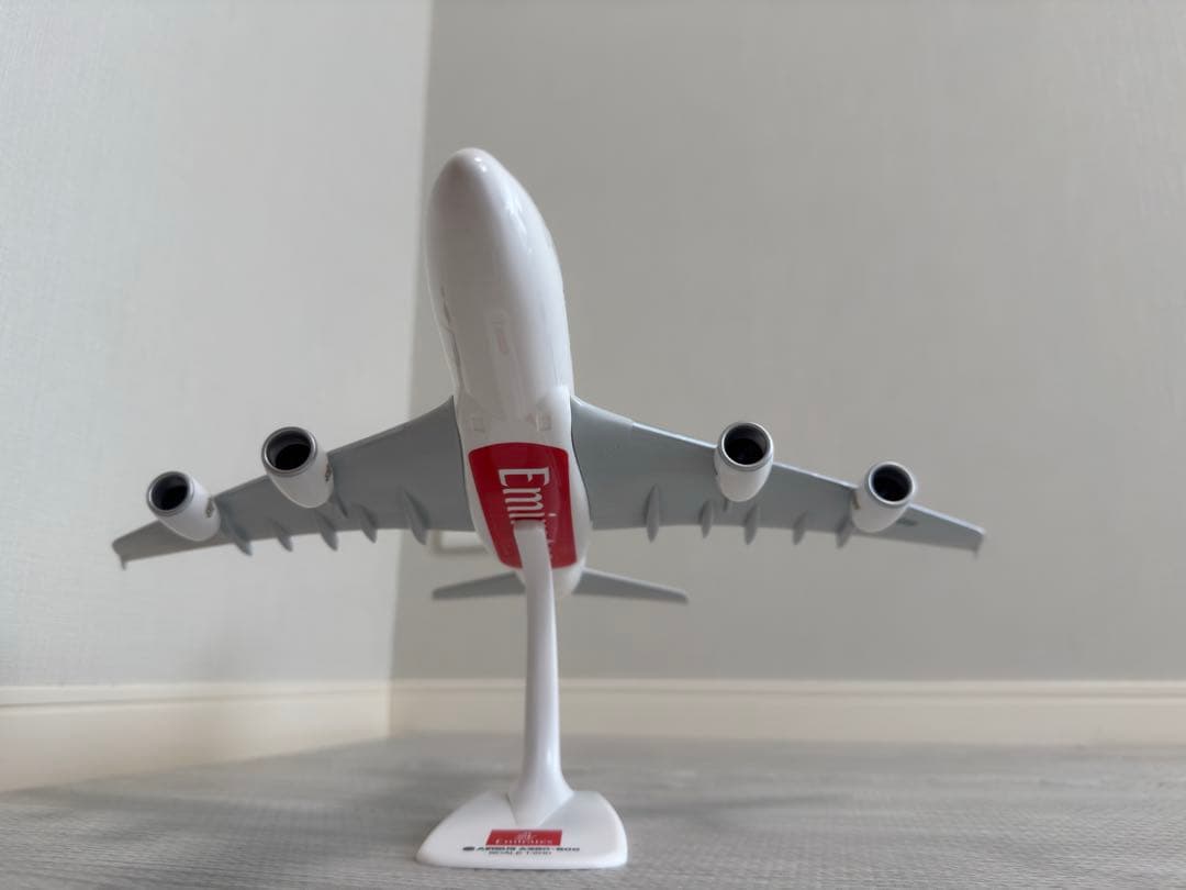 エミレーツ航空A380 1:200スケール模型飛行機