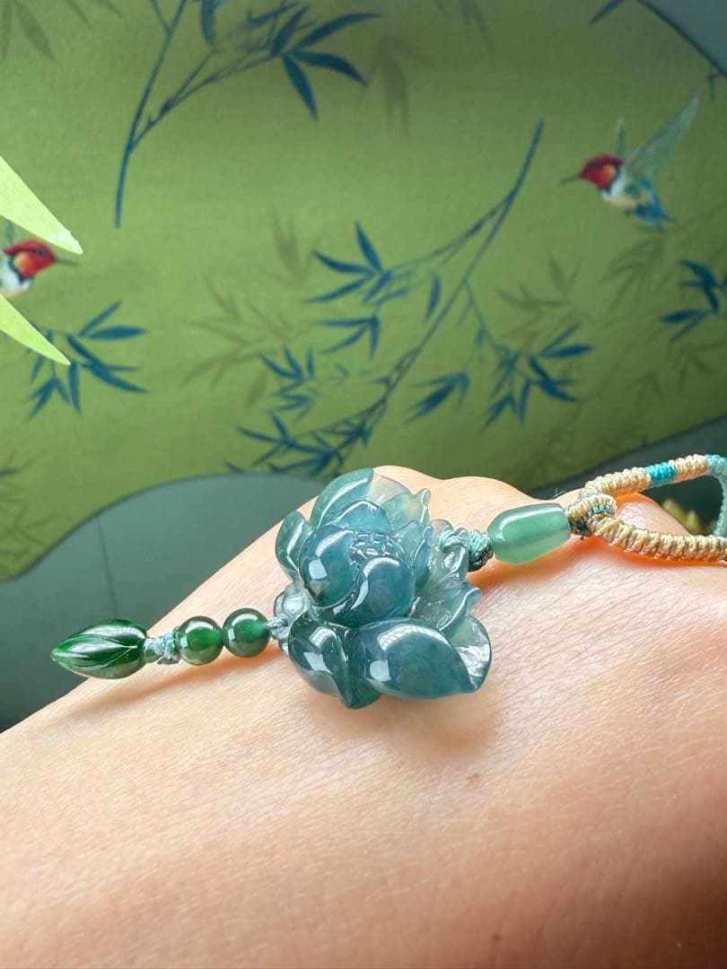 美品❣️天然本翡翠　高品質、氷藍水精巧な蓮花＆鮮明氷緑つぼみネックレス　鑑定書付き