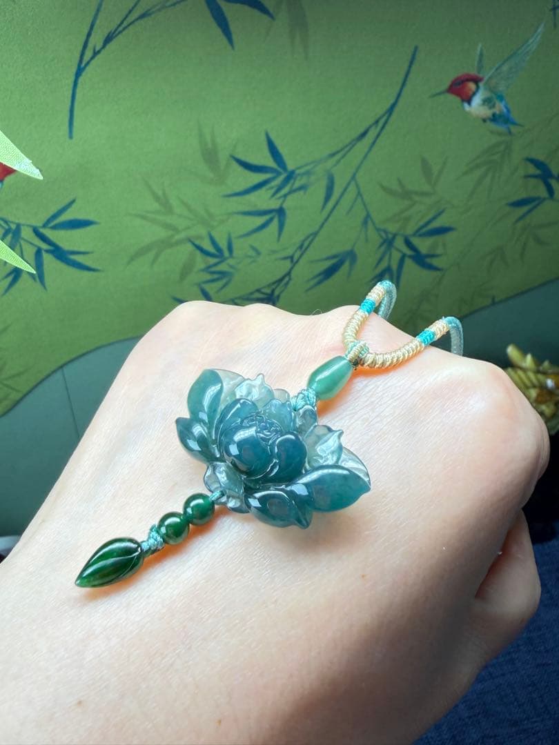 美品❣️天然本翡翠　高品質、氷藍水精巧な蓮花＆鮮明氷緑つぼみネックレス　鑑定書付き