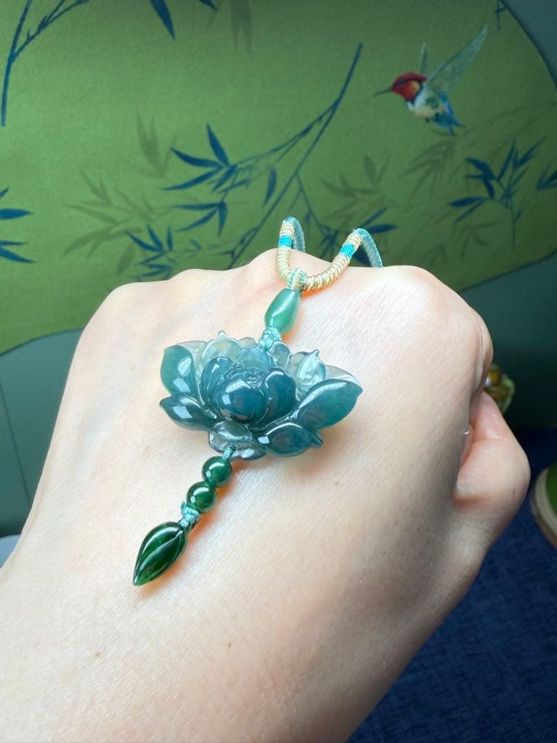 美品❣️天然本翡翠　高品質、氷藍水精巧な蓮花＆鮮明氷緑つぼみネックレス　鑑定書付き