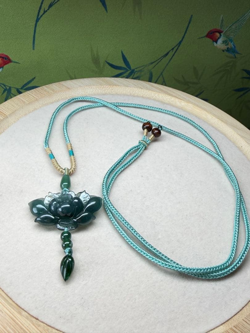 美品❣️天然本翡翠　高品質、氷藍水精巧な蓮花＆鮮明氷緑つぼみネックレス　鑑定書付き