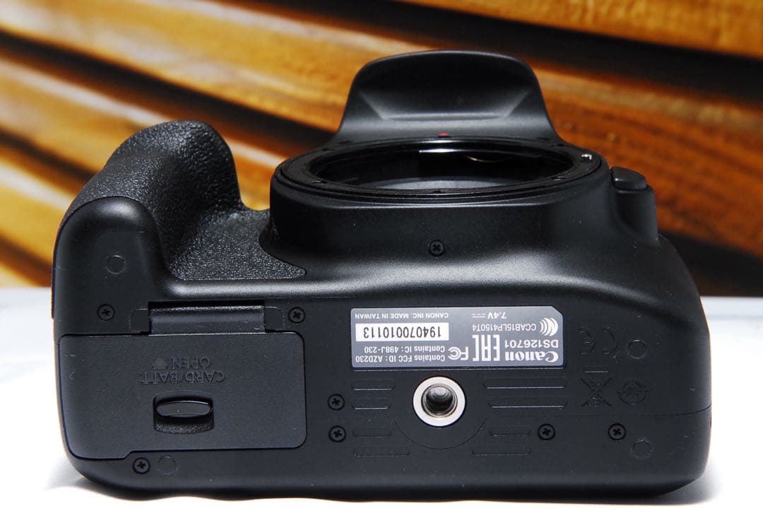 ★美品★ Canon EOS 3000D Wi-Fi 元箱付き 国内未発表