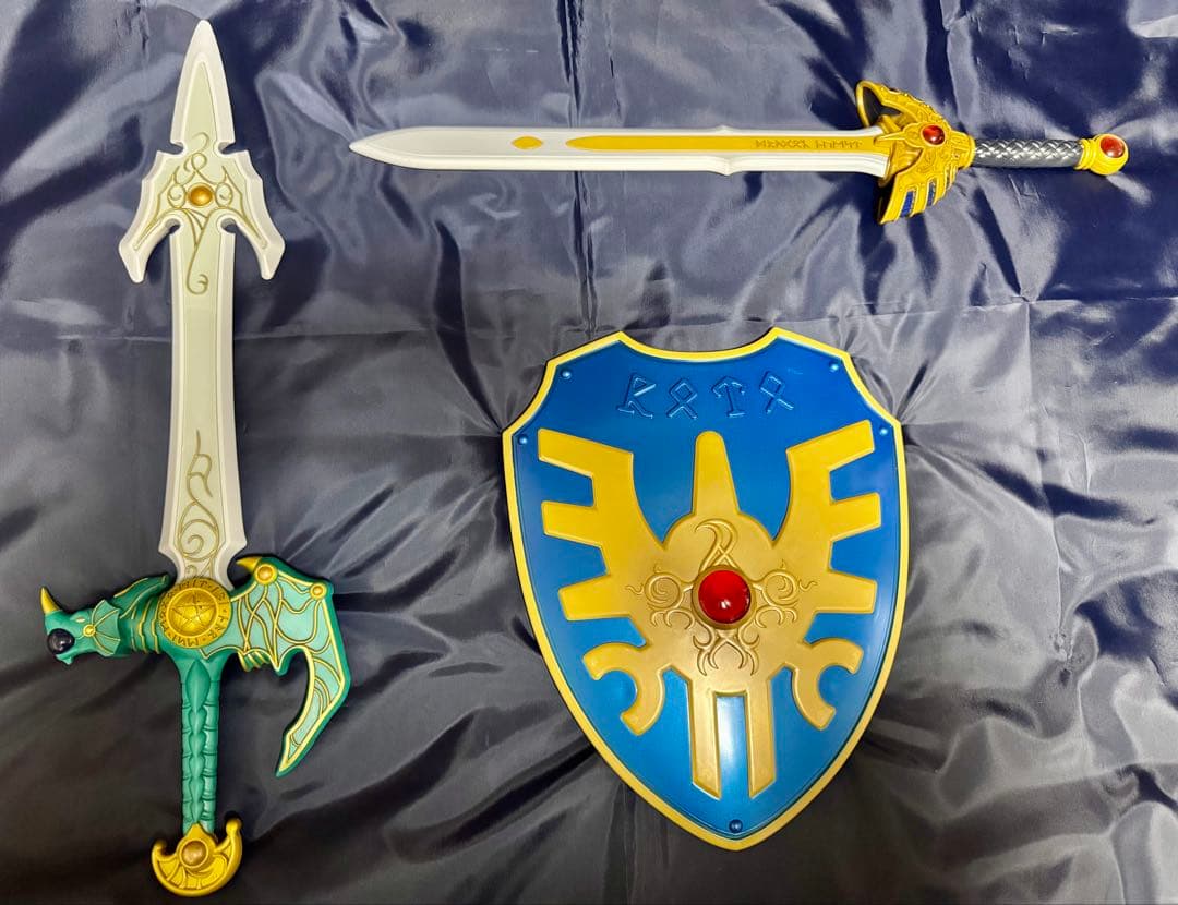 ドラゴンクエスト アイテムズギャラリースペシャル ロトの剣と盾& 天空の剣