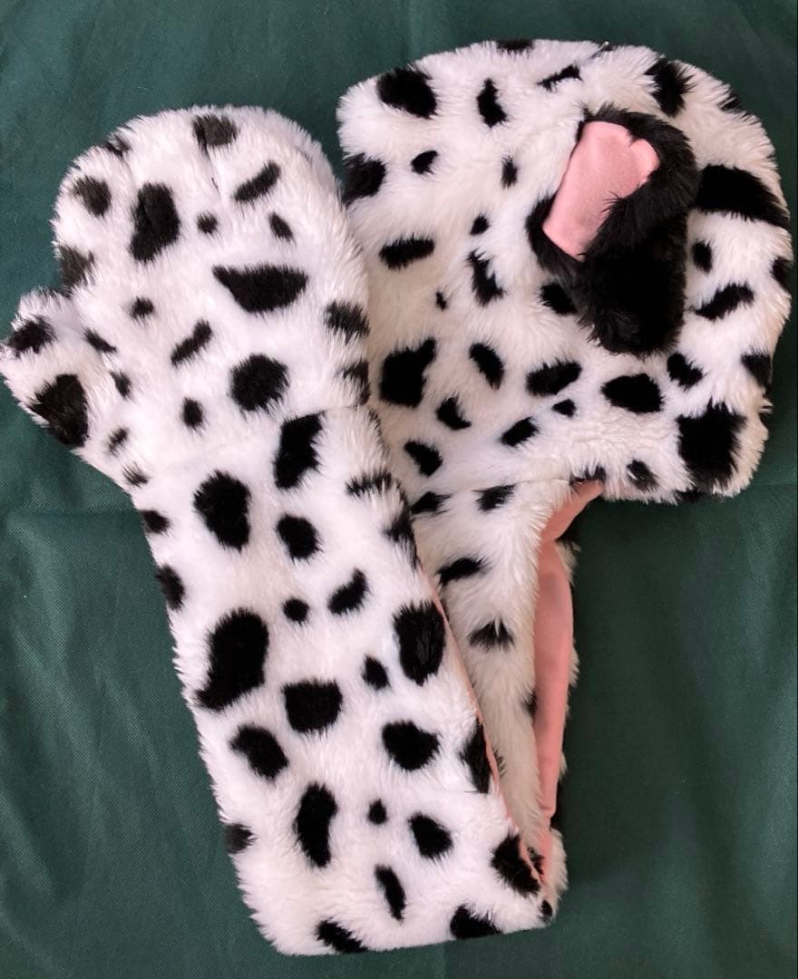 ディズニー　101匹わんちゃん　マフラーキャップ　フード付きマフラー　手袋　完売