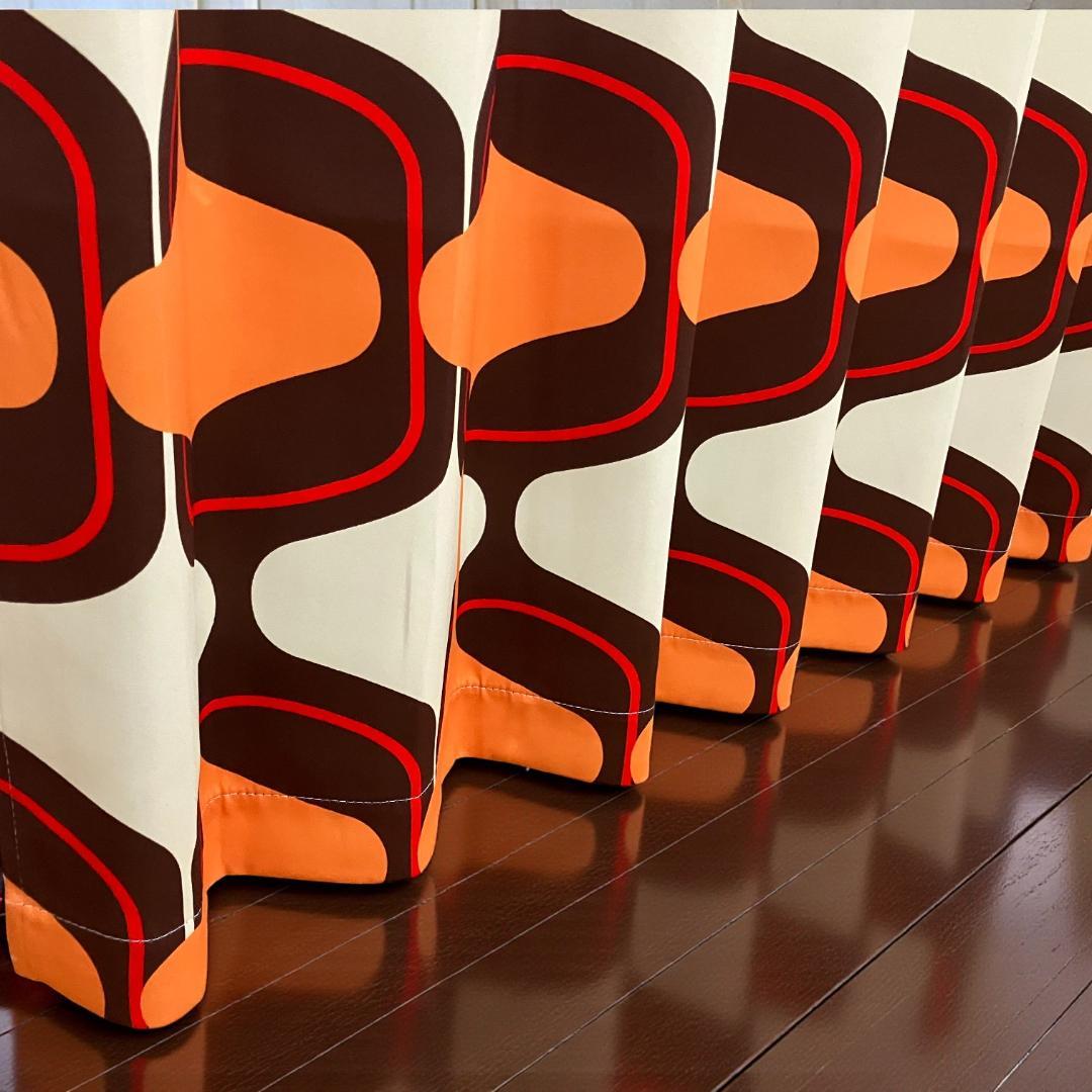 レトロポップ 60's 70's ドレープカーテン２枚セット新春特割20%OFF