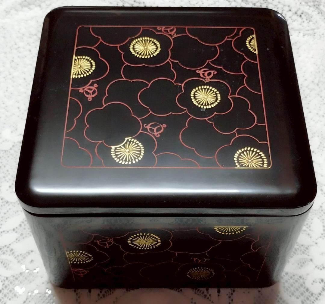 花模様の菓子入れ 蓋付き