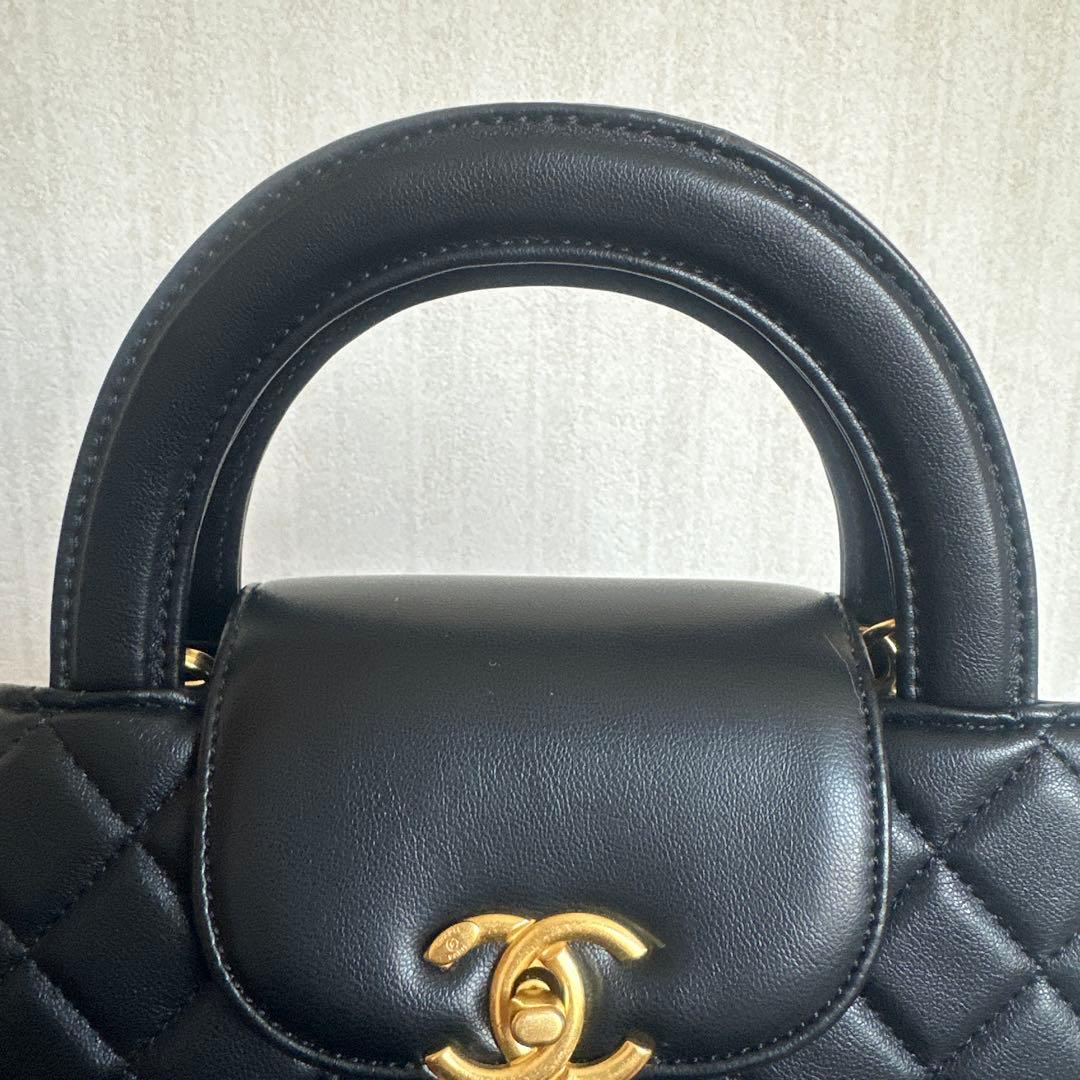 CHANEL ブラック キルティング ハンドバッグ　ノベルティ CC ロゴ
