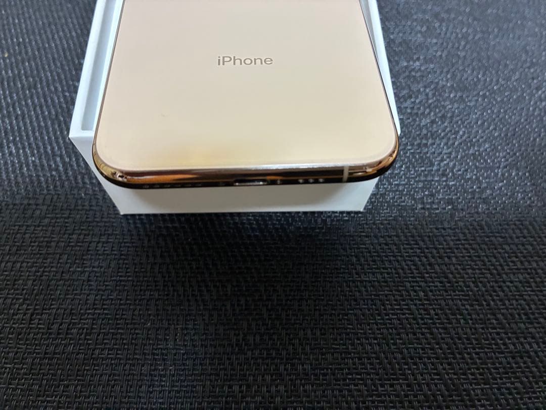 iPhone XS 64GB ゴールド　SIMフリー バッテリー状態81%