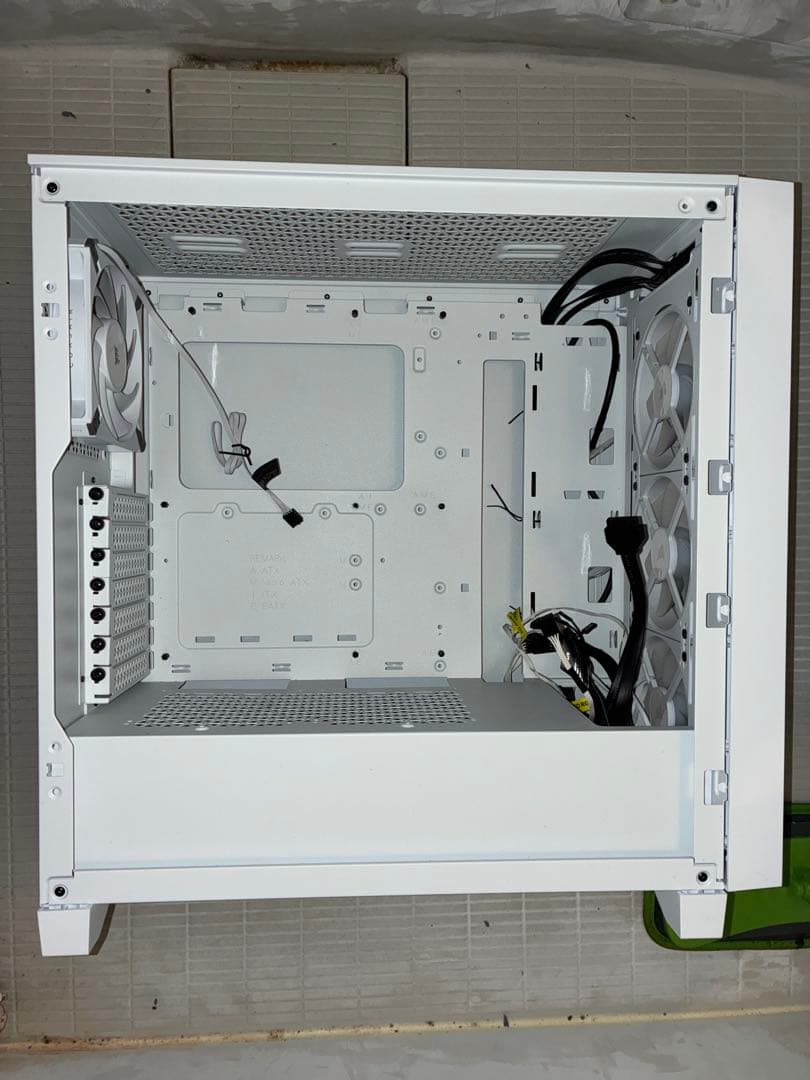 3000D RGB AIRFLOW ミッドタワー PC ケース - ホワイト