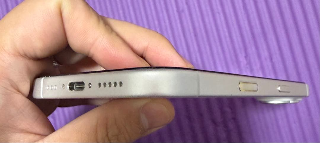 Apple iPhone 16 256GB ホワイトSIMフリー