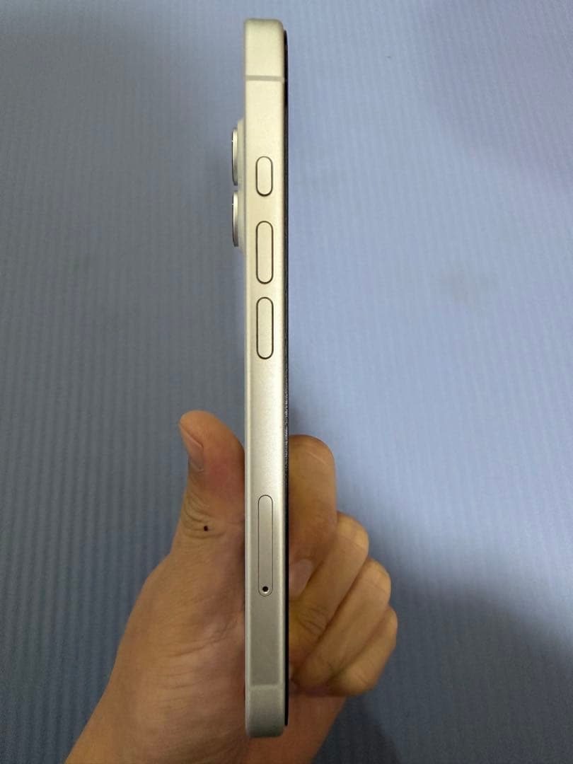 Apple iPhone 16 256GB ホワイトSIMフリー