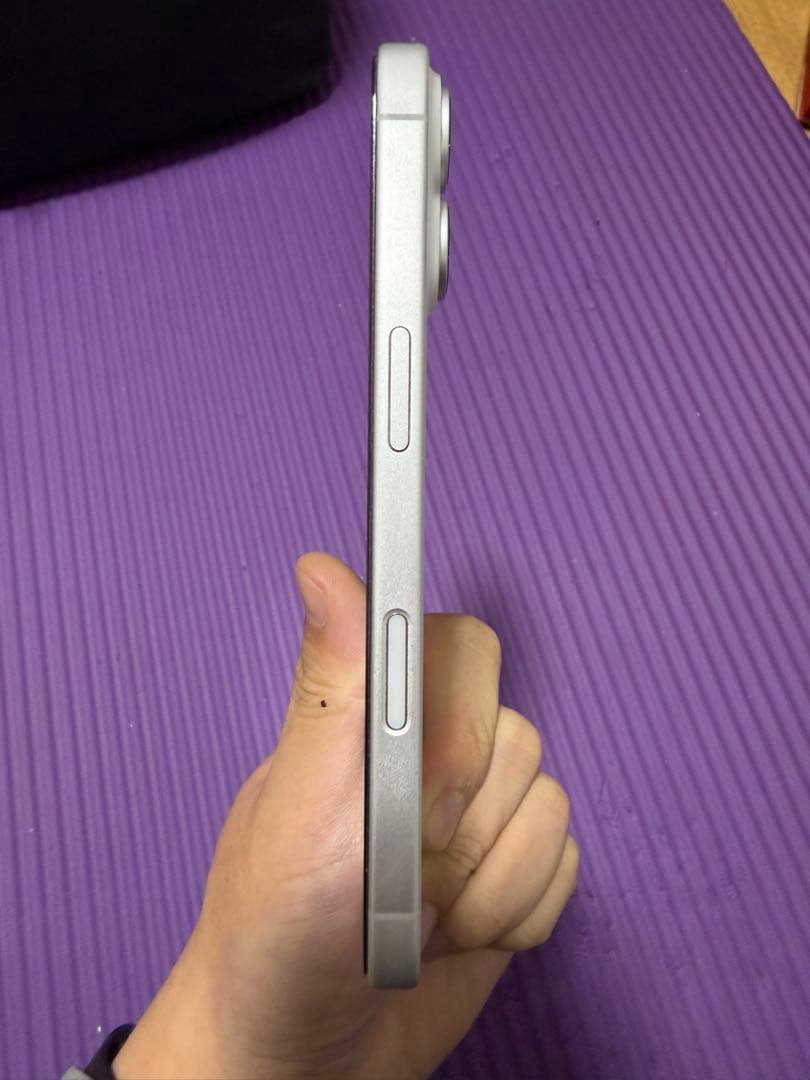 Apple iPhone 16 256GB ホワイトSIMフリー