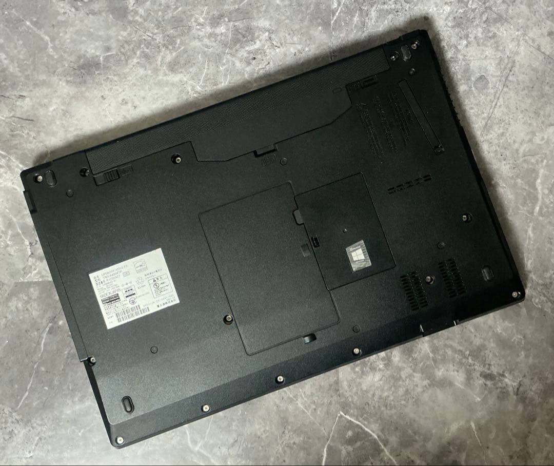 FUJITSU 第10世代 新品SSD 256GB 2022購入品 顔認証 良品