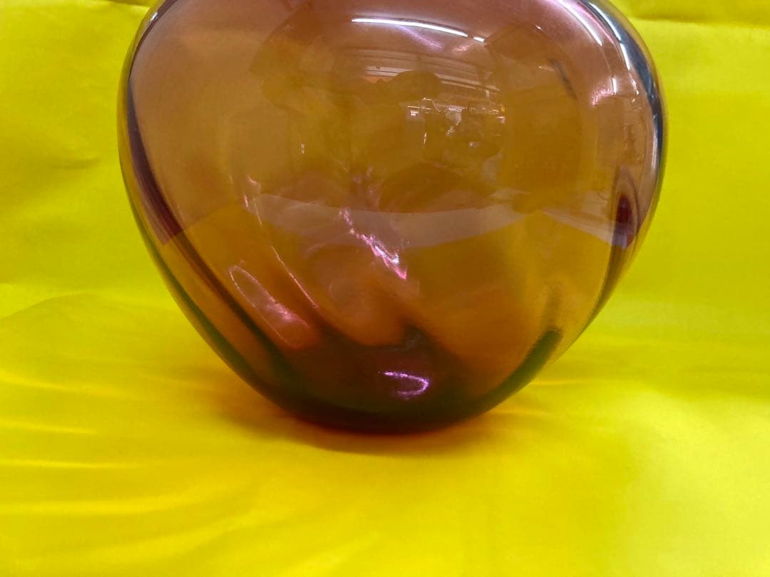大ぶりの花瓶　硝子