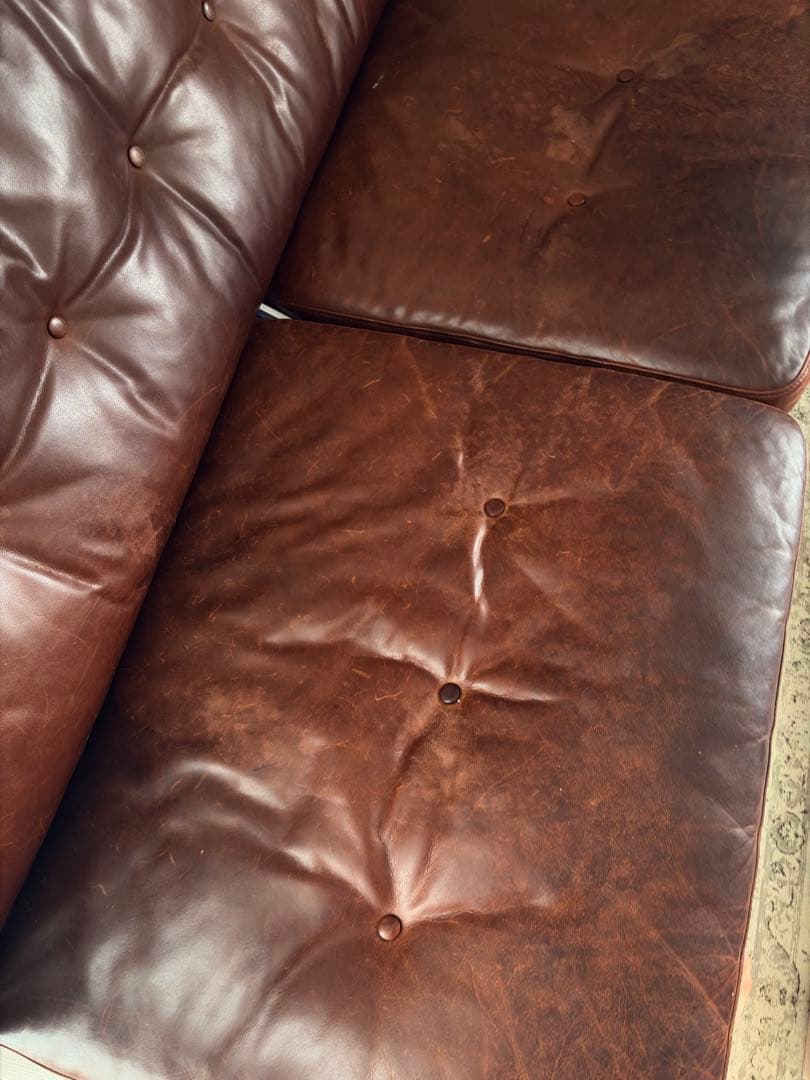 ダークブラウン レザー 2人掛けソファ　クッション付き　ヴィンテージ風