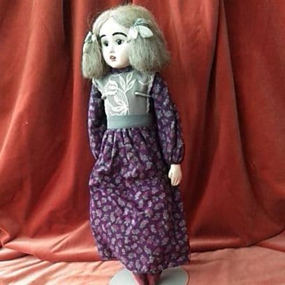 フィンランド　ハンドメイド　木製、人形　アンティーク　ビスクドール