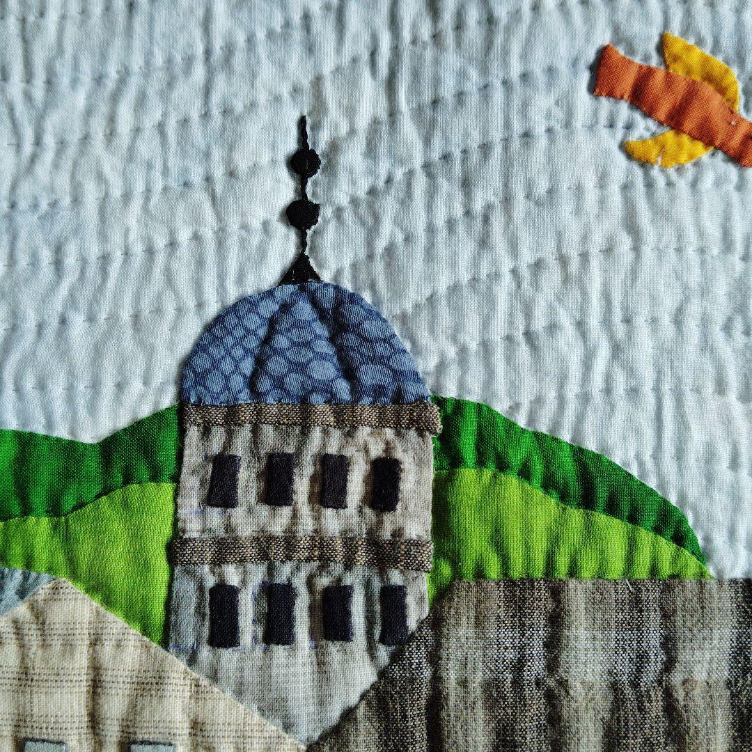 ハウスのパッチワークタペストリー【85】