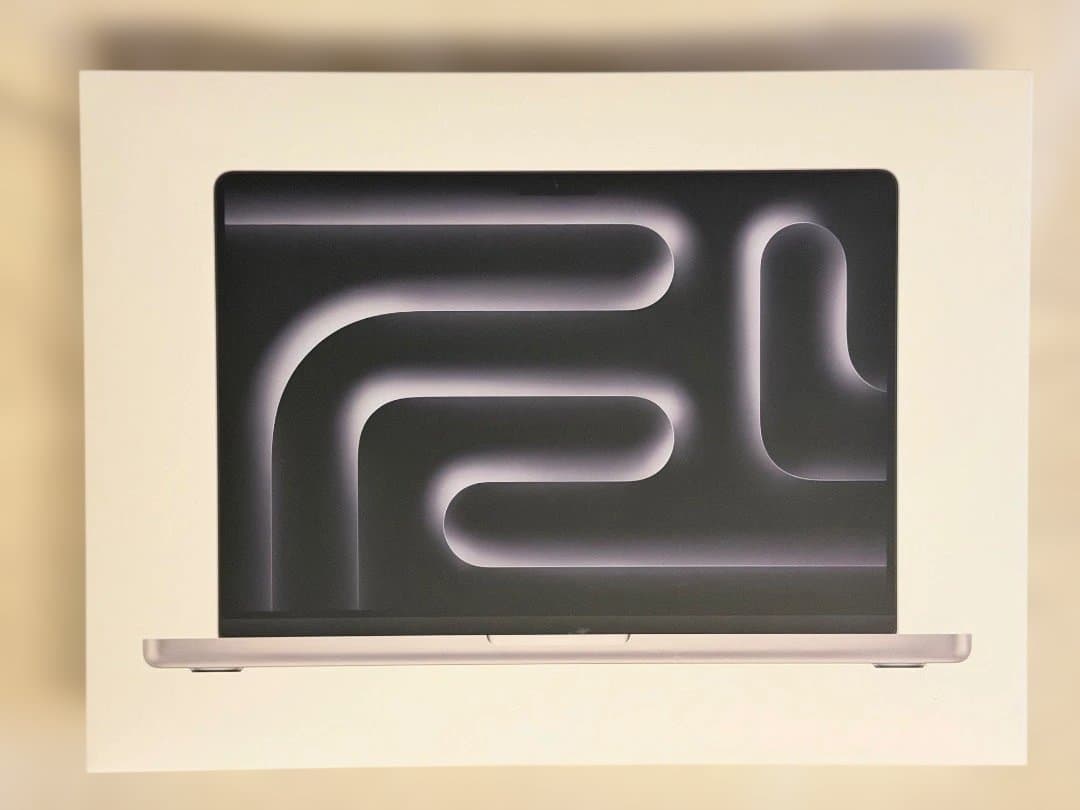 MacBook Pro M5チップ　512GBSSD /16GBメモリ
