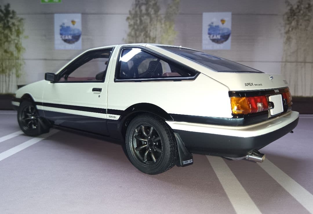 オートアート 1/18 トレノ 頭文字D(AE86) Final