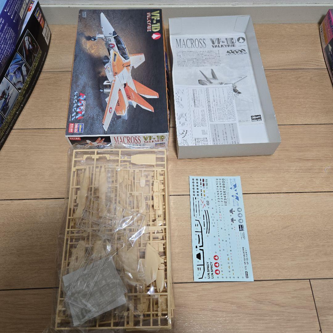 マクロス プラモデル5個+デカールセット VF-1J VF-1D VF-19A