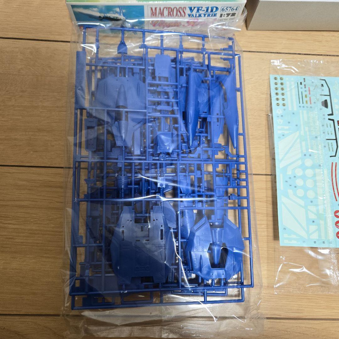 マクロス プラモデル5個+デカールセット VF-1J VF-1D VF-19A