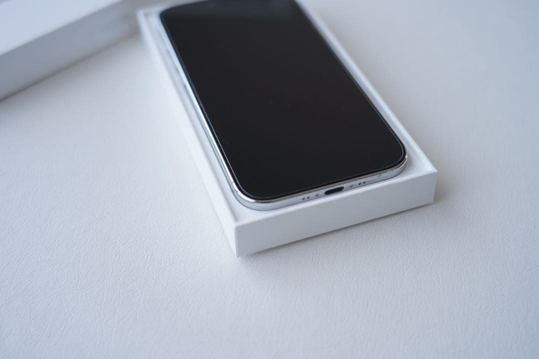 箱付き ￼ iPhone Air 256GB クラウドホワイト 最新モデル