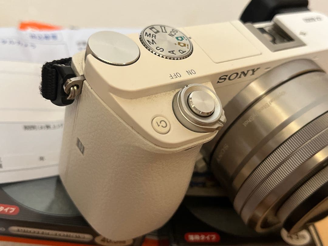 SONY α6000 Wズームレンズキット元箱予備バッテリー付