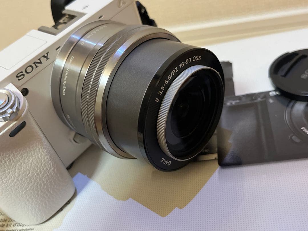 SONY α6000 Wズームレンズキット元箱予備バッテリー付