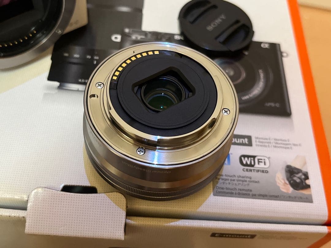 SONY α6000 Wズームレンズキット元箱予備バッテリー付
