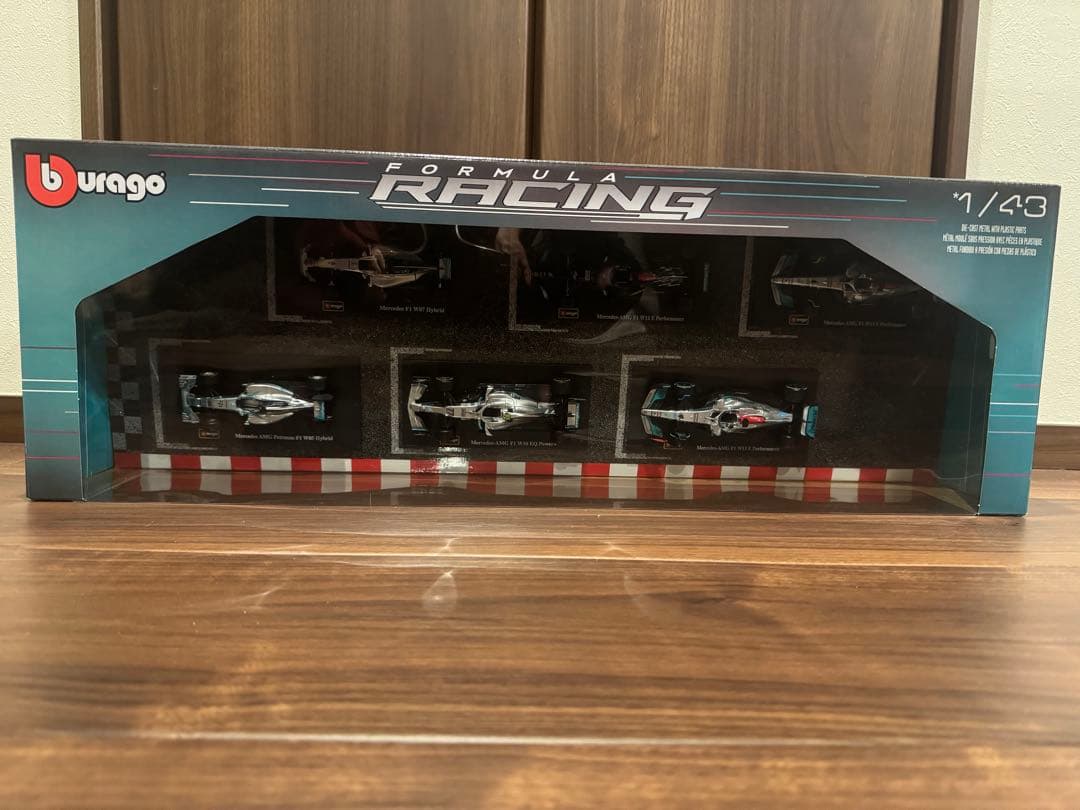 新品未開封 ブラーゴ 1/43 F1 スペシャルパッケージ メルセデス ベンツ