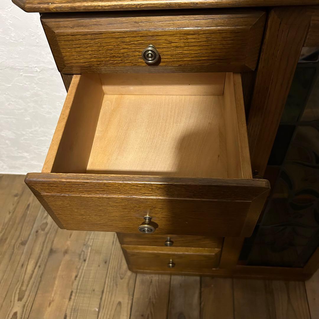 ステンドグラス風　ガラス収納