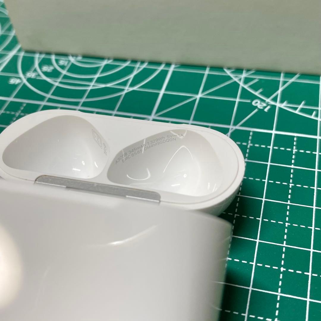 AirPods 第4世代 第四世代充電ケースのみ　ANC無し