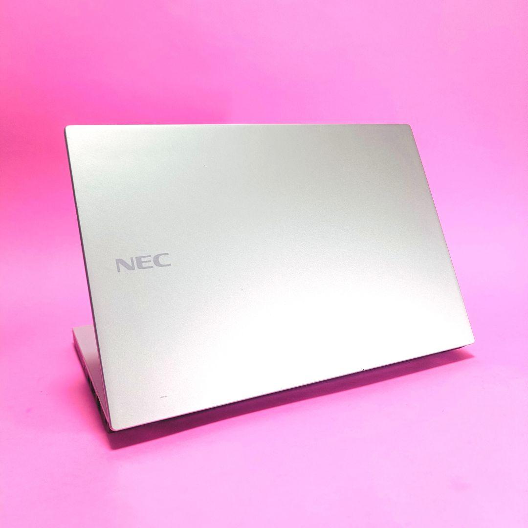 コンパクト軽量‼️オフィス✨i5✨SSD256✨可愛いノートパソコン✨設定済