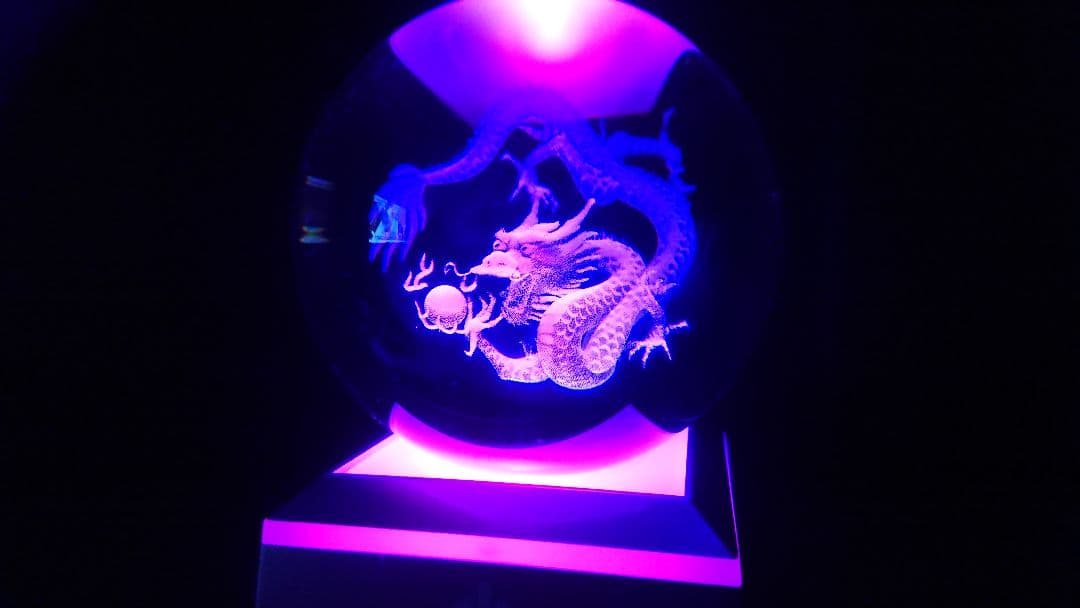 水晶内彫り 龍 大玉78ミリとLED台座照明レインボーコースター セット