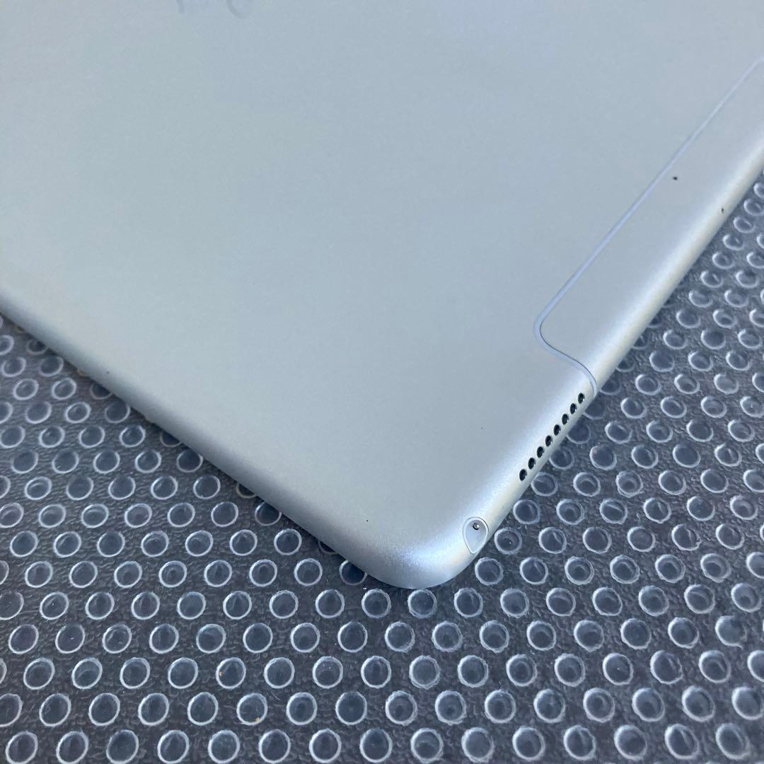 813 外観美品☆電池良好☆iPad Pro 64GB 10.5インチ au☆