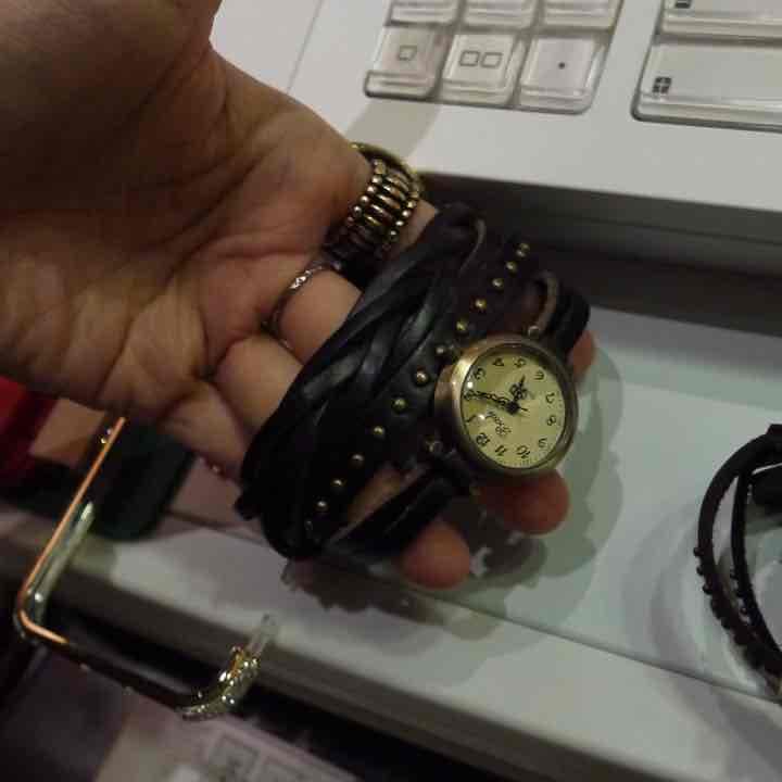 本革スタッズ3連ブレスウォッチ