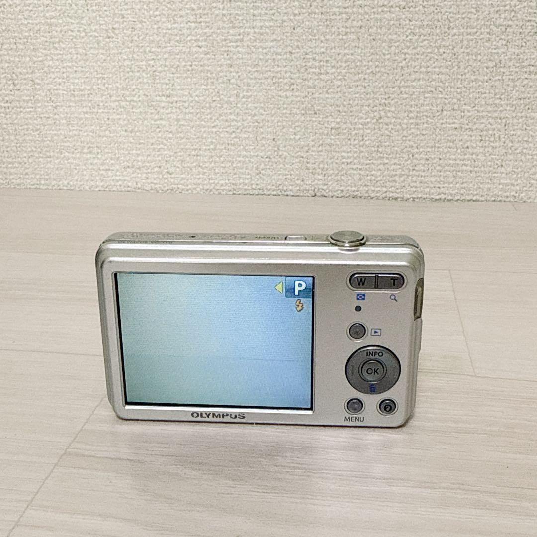 2449【美品】OLYMPUS VG-110 デジタルカメラ シルバー