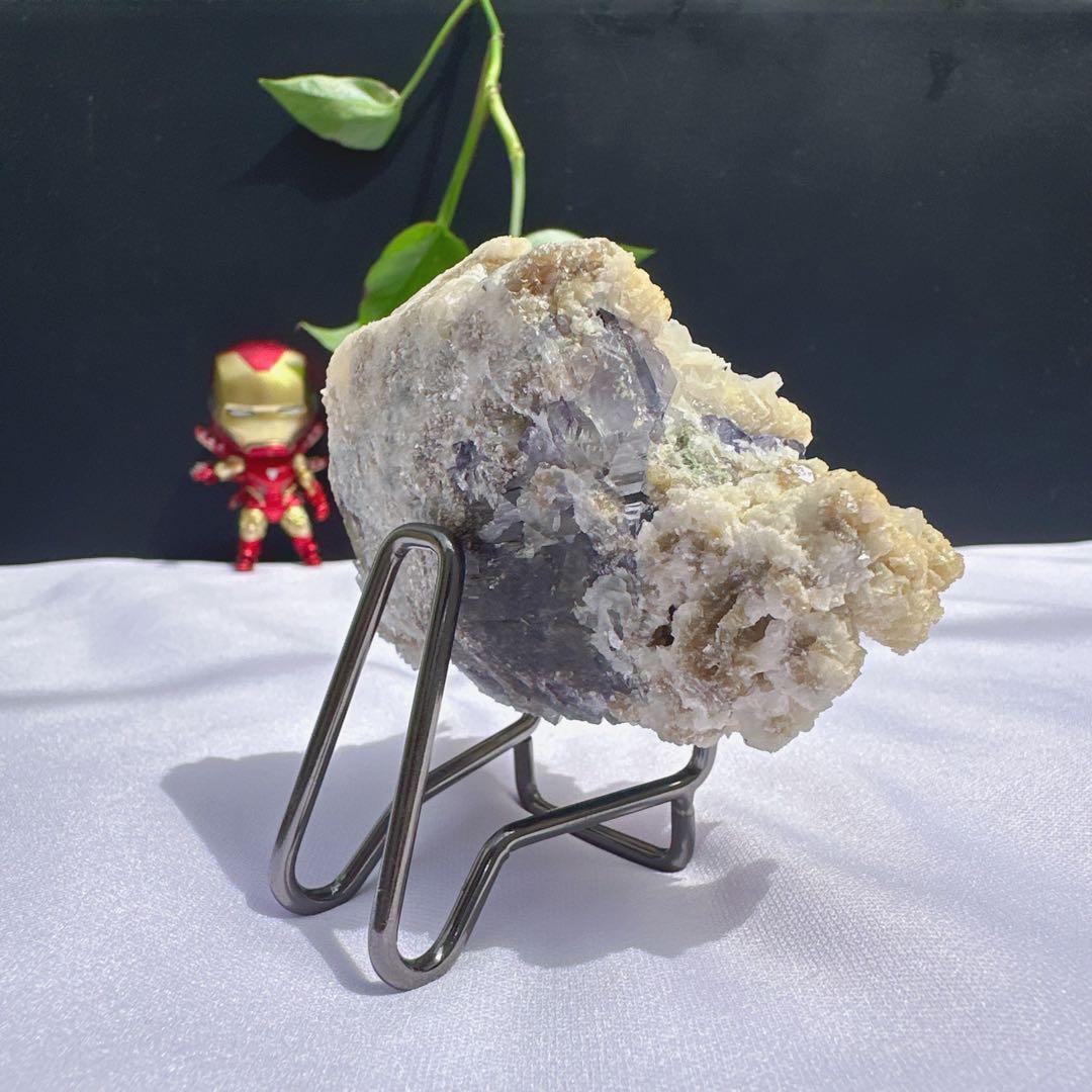 天然石カルサイト共生ブルーフローライトの原石　置物　鉱物E.19