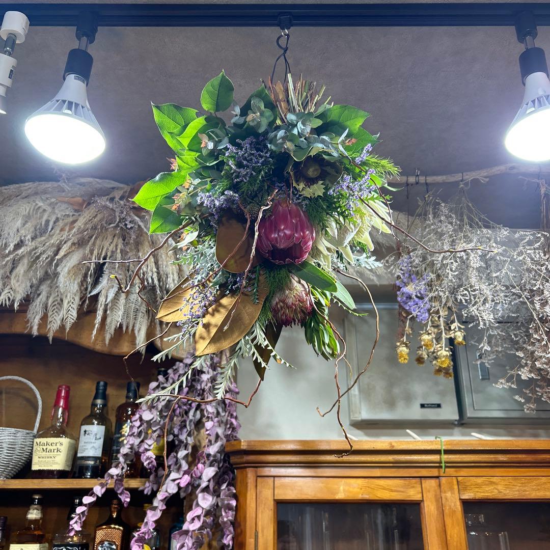 ホワイトキングとドラゴン柳の吊り下げスワッグ