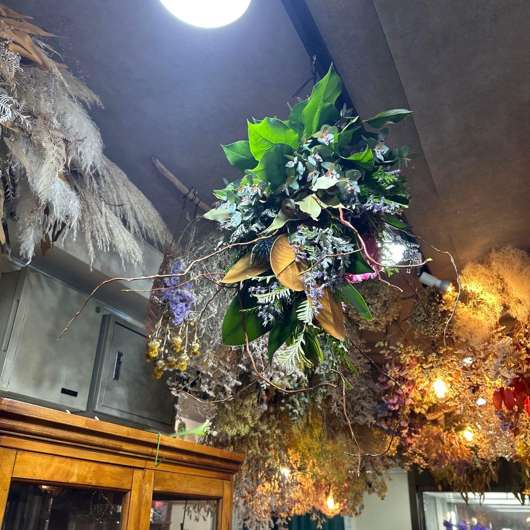 ホワイトキングとドラゴン柳の吊り下げスワッグ