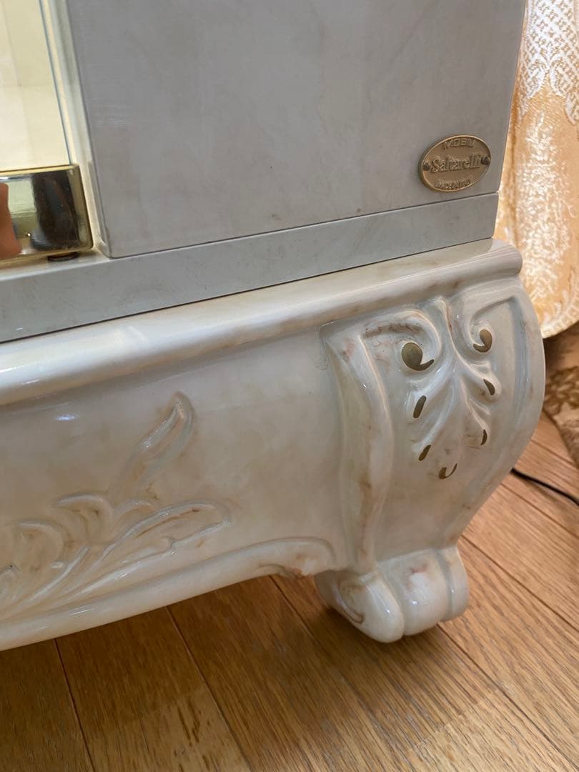 展示品　【イタリア高級家具　サルタレッリ】　キュリオケース　姫家具　飾り棚　直取