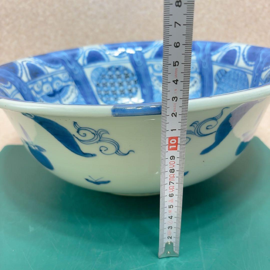 古伊万里　伊万里　染付　大鉢　青と白の伝統的なデザインのボウル A688