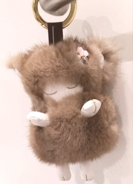 ミンクファー　バックチャーム　キラキラ　ハンドメイド　ベージュ