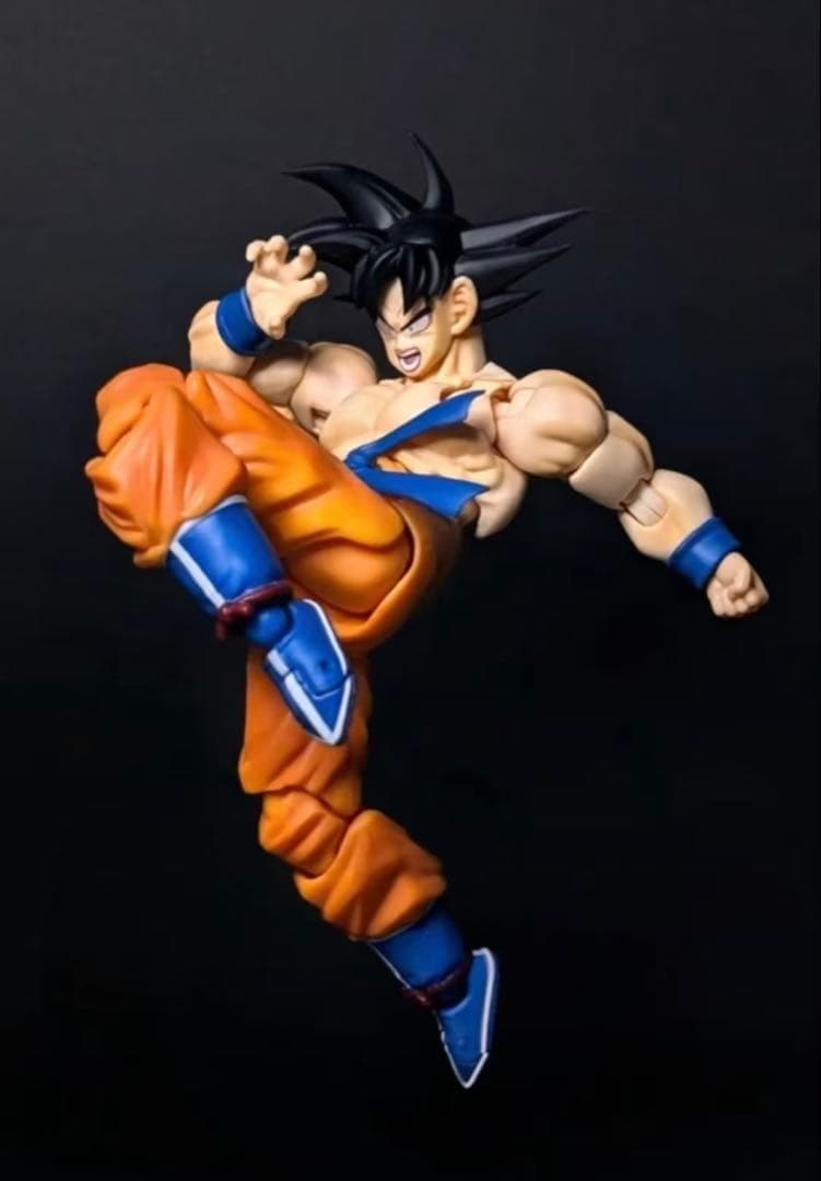 海外限定S.H.Figuartsサイズ 孫悟空　ベジータ戦